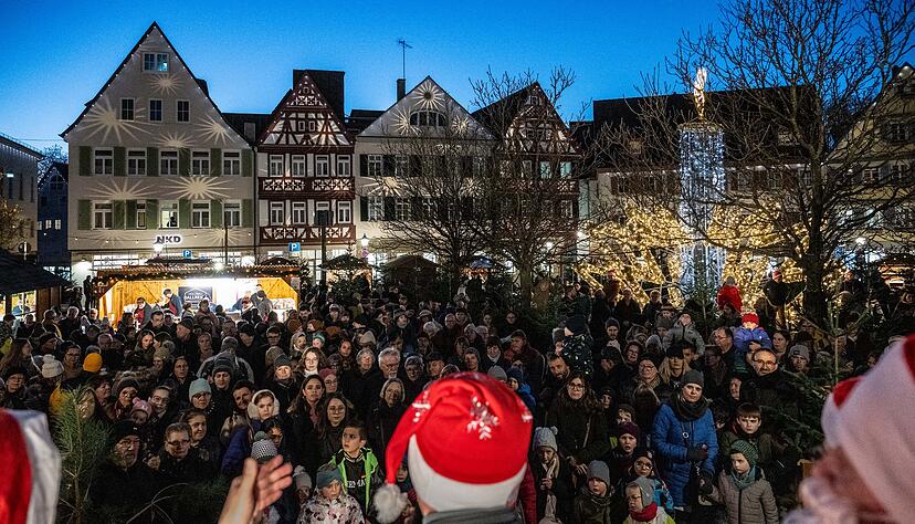 Der Weihnachtsmarkt in Öhringen wurde am Freitag, 29. November, eröffnet.