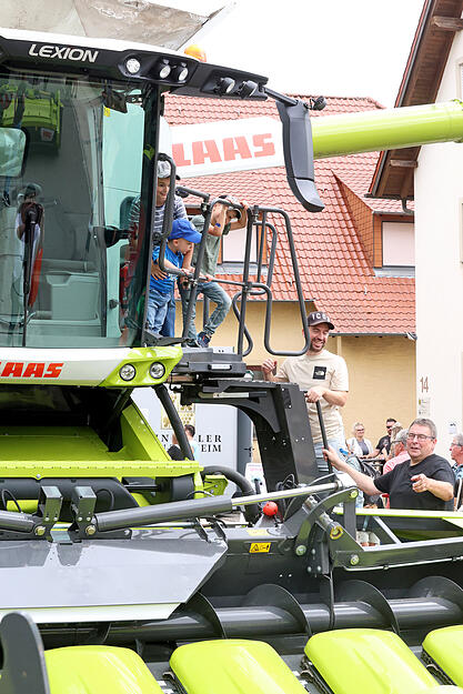 Große Maschinen sind in Eppingen zum Festwochenende ausgestellt.