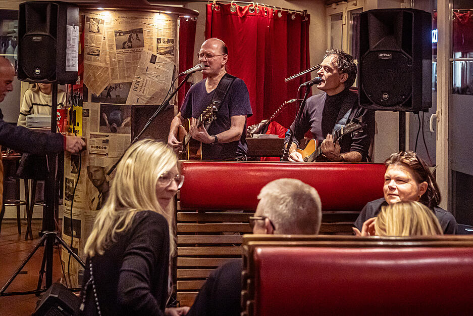 Heilbronner Live-Nacht mit 14 Acts in 13 Lokalen. Heilbronner Live-Nacht mit 14 Acts in 13 Lokalen.