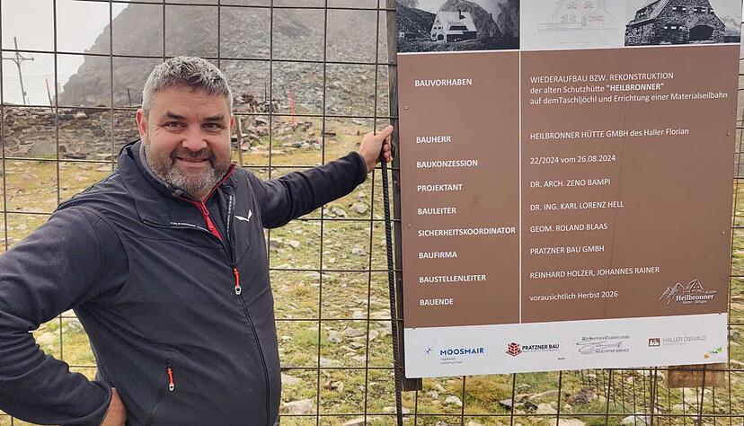 An der Baustelle in Südtirol: Unternehmer Florian Haller will die Alte Heilbronner Hütte wieder aufbauen.