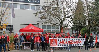 Bereits am 14. November hatte die IG Metall Heilbronn-Neckarsulm zu einer aktiven Mittagspause bei der Audi-Tochter PSW in Neckarsulm aufgerufen.