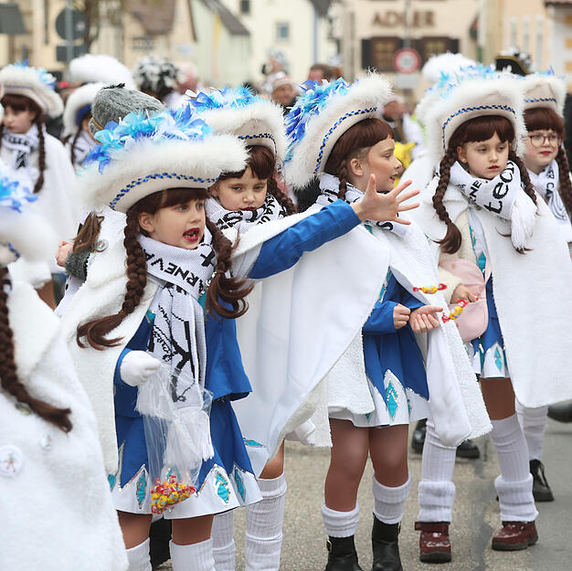 Buntes Treiben in Bad Rappenau: So feiern Besucher und Einheimische den Faschingsumzug