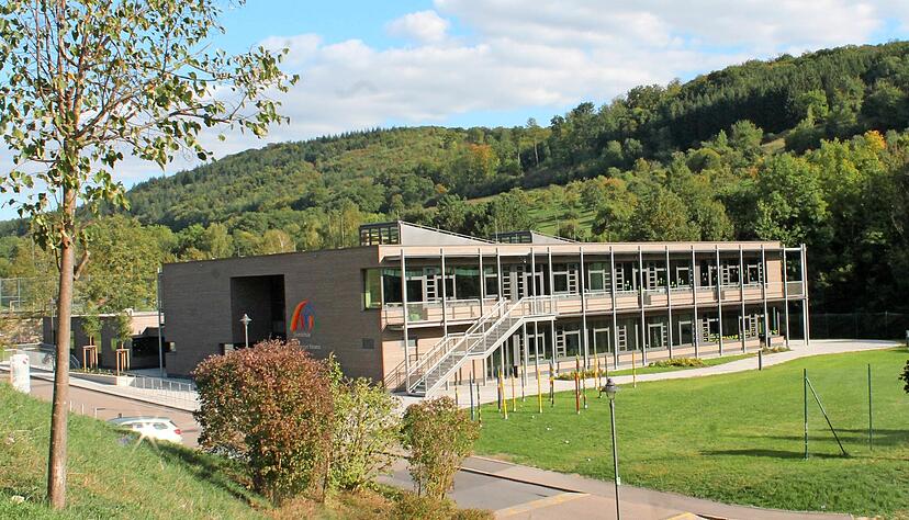 Die Schülerzahlen werden von aktuell etwa 100 wohl auf mehr als 150 in fünf Jahren steigen. Gleichzeitig kommt das Recht auf Ganztagsbetreuung.
Foto: Archiv/Zimmermann Die Schülerzahlen werden von aktuell etwa 100 wohl auf mehr als 150 in fünf Jahren steigen. Gleichzeitig kommt das Recht auf Ganztagsbetreuung.
Foto: Archiv/Zimmermann