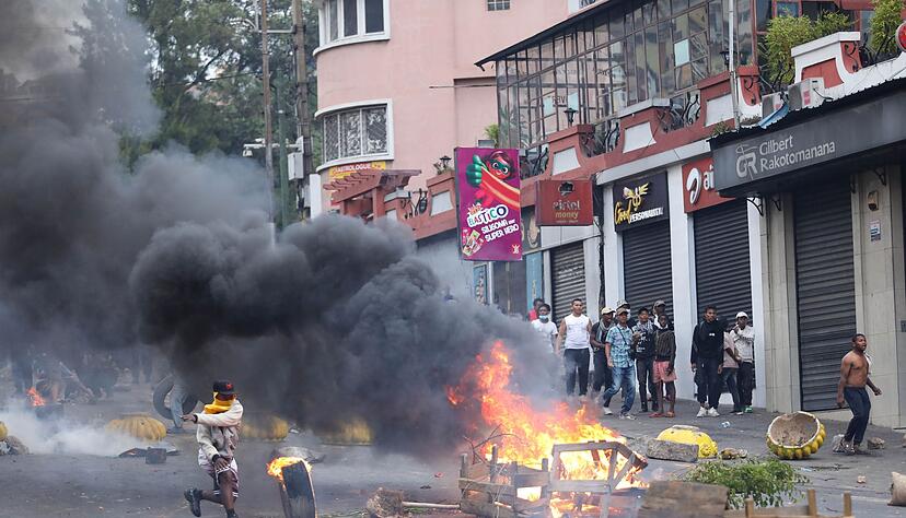 Die Proteste schlugen teils in Gewalt um. (Archivbild)