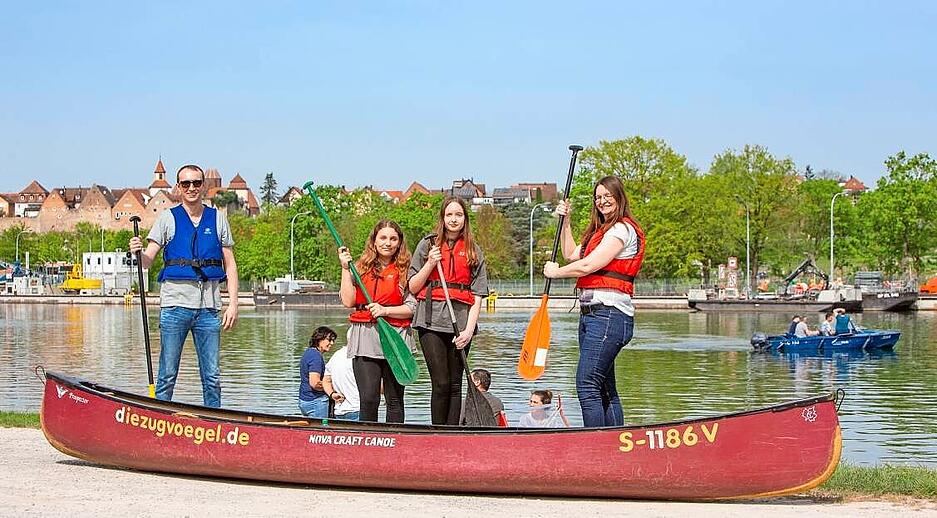 Beim Aktionstag Tourismus am Samstag waren Angebote wie Waterbiking in Heilbronn (Bild oben) und Kanufahrten unter anderem in Lauffen (Bild unten) von den Teilnehmern gut nachgefragt.
Fotos: Mario Berger und Lina Bihr Beim Aktionstag Tourismus am Samstag waren Angebote wie Waterbiking in Heilbronn (Bild oben) und Kanufahrten unter anderem in Lauffen (Bild unten) von den Teilnehmern gut nachgefragt.
Fotos: Mario Berger und Lina Bihr