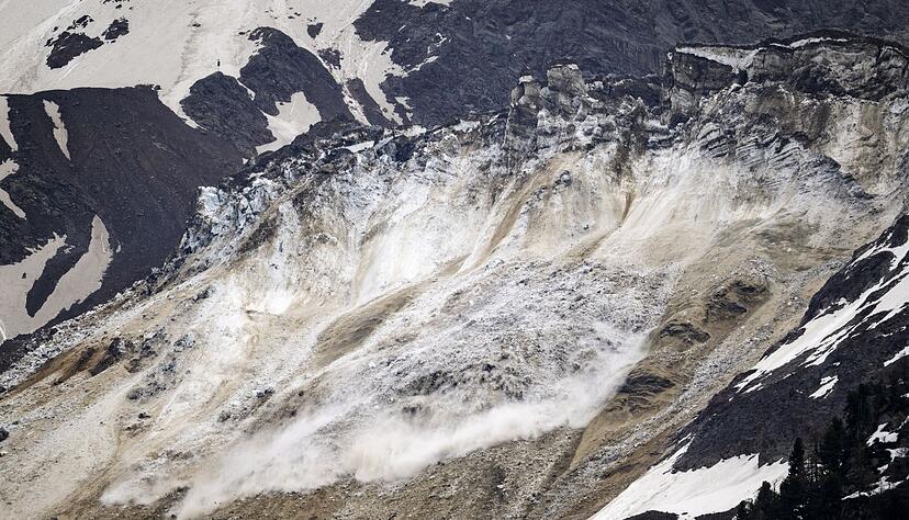 Hoch in den Bergen ging die Katastrophe los. Hoch in den Bergen ging die Katastrophe los.