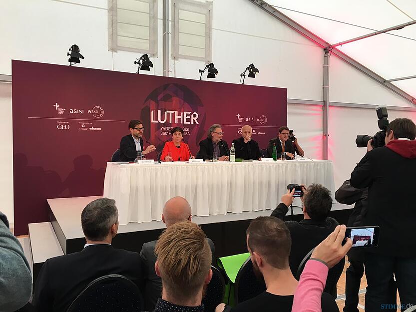 Ulrich Schneider, Margot K&auml;&szlig;mann, Christof Vetter, Yadegar Asisi und Torsten Zugeh&ouml;r.