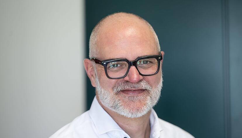 EnBW-Vertriebsvorstand Dirk Güsewell spricht von einer der höchsten Preissenkungen in der Geschichte des Konzerns. (Archivbild) EnBW-Vertriebsvorstand Dirk Güsewell spricht von einer der höchsten Preissenkungen in der Geschichte des Konzerns. (Archivbild)