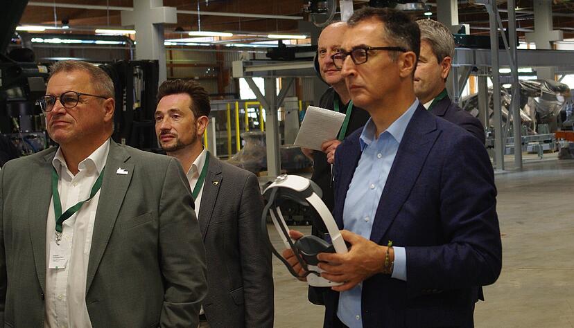 Besuch von Minister Cem Özdemir im Gropyus-Werk Richen