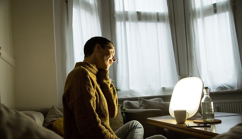 Tageslichtlampen sollen gegen Winterdepression helfen - Dauer und Abstand sind allerdings entscheidend. Tageslichtlampen sollen gegen Winterdepression helfen - Dauer und Abstand sind allerdings entscheidend.
