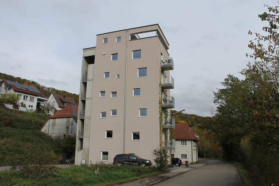 Knapp &uuml;ber 20 Meter ragt der Turm vom Boden hoch.