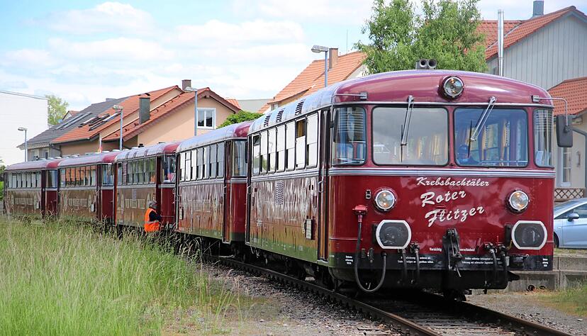 Fährt die Krebsbachtalbahn aufs Abstellgleis − oder wird sie zwischen Obergimpern und Babstadt ausgebaut? Noch scheint ihr Schicksal offen zu sein.
Foto: Franz Theuer