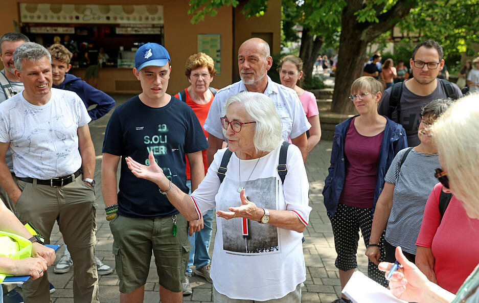 Im Erlebnispark Tripsdrill in Cleebronn bekamen die Stimme-Leser exklusive Einblicke und Informationen zum Ablauf hinter den Kulissen. Im Erlebnispark Tripsdrill in Cleebronn bekamen die Stimme-Leser exklusive Einblicke und Informationen zum Ablauf hinter den Kulissen.