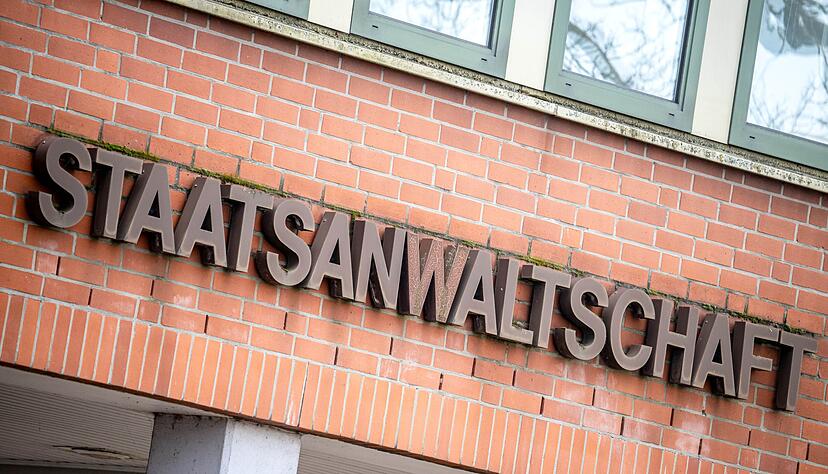 Bei der Staatsanwaltschaft Verden wird wegen möglicher jahrelanger Vergewaltigung einer Frau ermittelt. (Archivbild) Bei der Staatsanwaltschaft Verden wird wegen möglicher jahrelanger Vergewaltigung einer Frau ermittelt. (Archivbild)