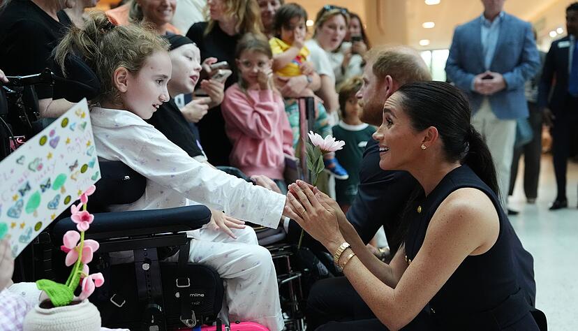 Meghan und Harry besuchten Patienten einer Kinderklinik und deren Angeh&ouml;rige.