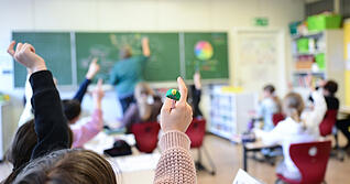 Um nach der vierten Klasse auf ein Gymnasium wechseln zu wollen, reicht nicht allein der Wunsch der Eltern. Auch Tests spielen unter Umständen eine Rolle.