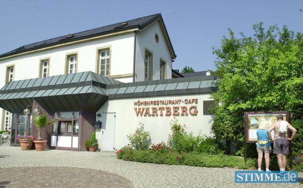 2003 zieht sich die bisherige Pächterfamilie Schellhof-Göbel aus dem Traditionslokal zurück; die angedachte Privatisierung der städtischen Gaststätte scheitert mangels Kaufinteressenten, dafür gibt es unzählige Pacht-Interessenten. Mitte 2004 übernimmt Pächterfamilie Liebendörfer das Heilbronner Höhenrestaurant. 2003 zieht sich die bisherige Pächterfamilie Schellhof-Göbel aus dem Traditionslokal zurück; die angedachte Privatisierung der städtischen Gaststätte scheitert mangels Kaufinteressenten, dafür gibt es unzählige Pacht-Interessenten. Mitte 2004 übernimmt Pächterfamilie Liebendörfer das Heilbronner Höhenrestaurant.