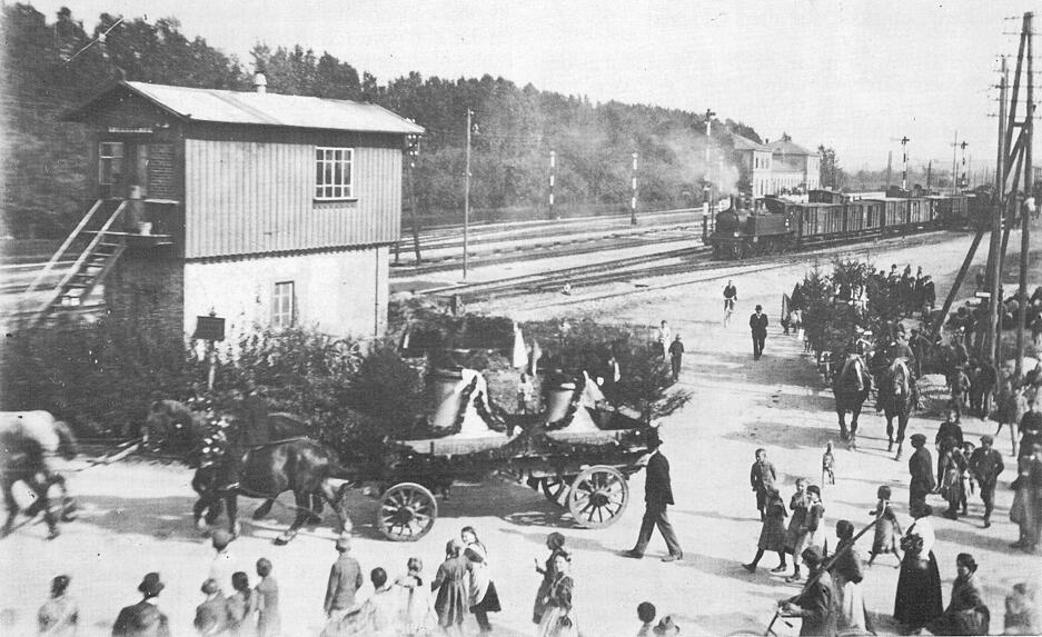Das Stellwerk West am Eppinger Bahnhof auf einer historischen Aufnahme. Foto: Sammlung Ulrich Merz Das Stellwerk West am Eppinger Bahnhof auf einer historischen Aufnahme. Foto: Sammlung Ulrich Merz
