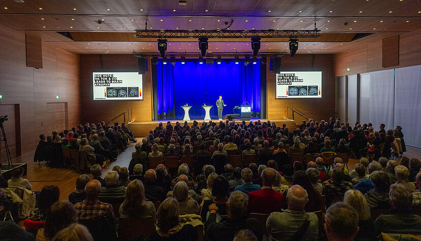 Der B&uuml;rger-Uni-Vortrag von Maximilian Lude am Bildungscampus Heilbronn zieht zahlreiche Besucher an.