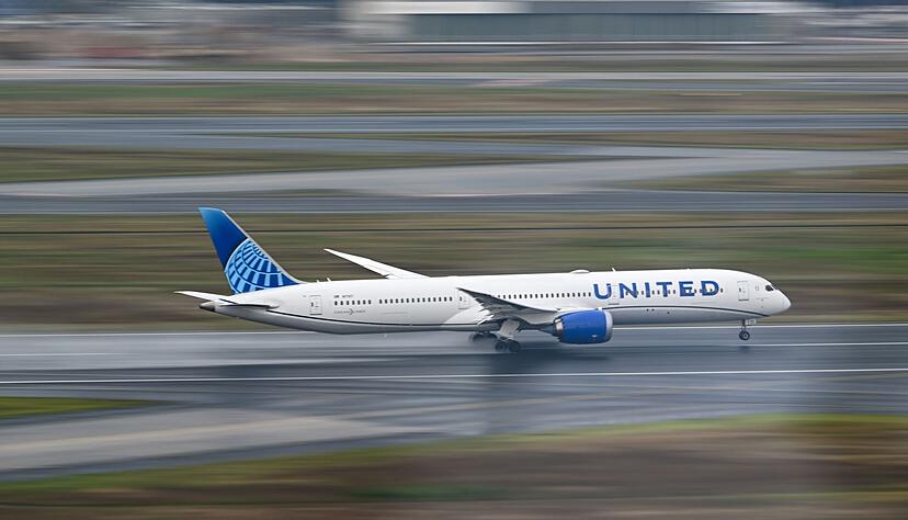 United Airlines muss die Gewinnprognose f&uuml;r dieses Jahr reduzieren. (Archivbild)