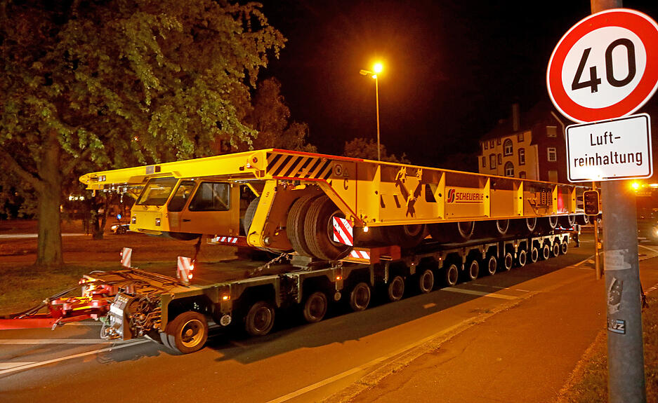 Schwertransport durch Heilbronn