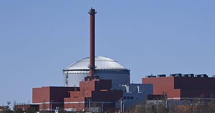 Der dritte Reaktor im Atomkraftwerk Olkiluoto an der finnischen Westküste wurde von dem deutsch-französischen Konsortium Areva-Siemens errichtet und hätte ursprünglich bereits 2009 ans Netz gehen sollen.