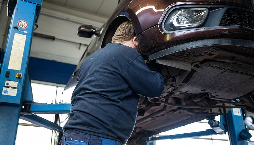 Die Zahl der Handwerks-Insolvenzen stieg laut Creditreform besonders deutlich im Kfz-Gewerbe. Die Zahl der Handwerks-Insolvenzen stieg laut Creditreform besonders deutlich im Kfz-Gewerbe.