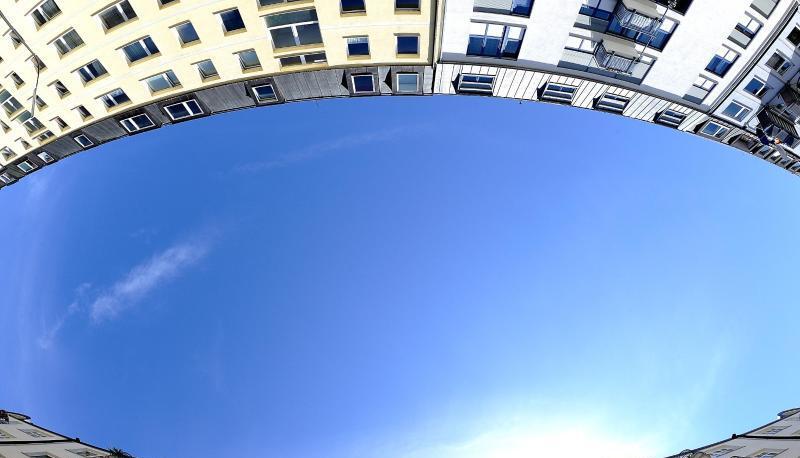 Für den IVD-Wohn-Preisspiegel 2015 wurden aktuelle Marktpreise aus dem ersten und zweiten Quartal dieses Jahres analysiert. Foto: Nicolas Armer Für den IVD-Wohn-Preisspiegel 2015 wurden aktuelle Marktpreise aus dem ersten und zweiten Quartal dieses Jahres analysiert. Foto: Nicolas Armer