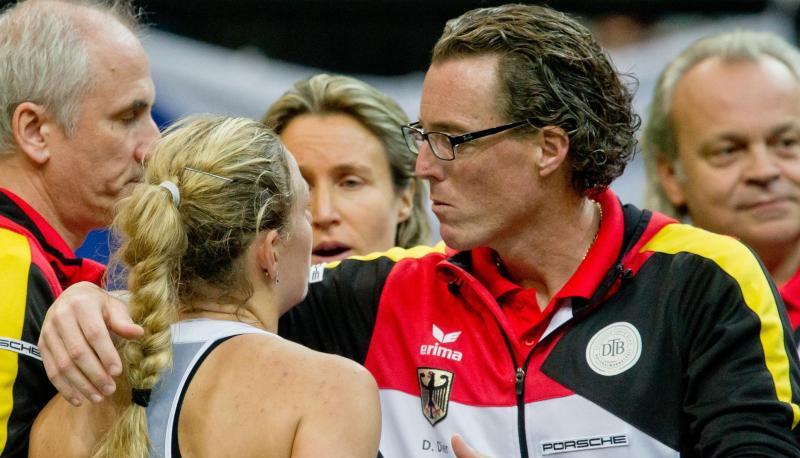 Fed-Cup-Assistenztrainer Dirk Dier (r) und Angelique Kerber 2014.