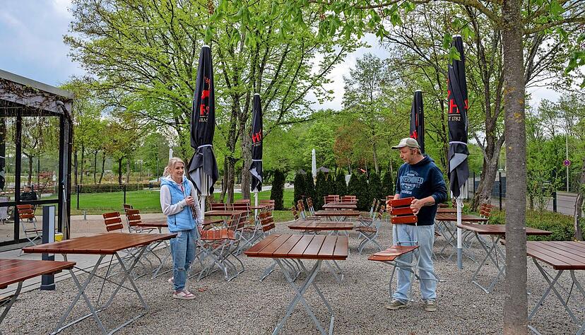 F&uuml;r Franziska und Stefan Rosenberger, die neuen Betreiber des Kiosk und Biergarten &bdquo;Schorlebecken&ldquo; mit rund 120 Pl&auml;tzen, ist es die erste Saison.