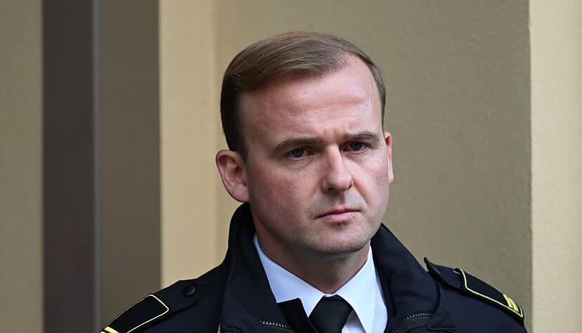 Der Berliner Feuerwehrsprecher Vinzenz Kasch hätte nichts gegen ein generelles Böllerverbot. (Archivbild) Der Berliner Feuerwehrsprecher Vinzenz Kasch hätte nichts gegen ein generelles Böllerverbot. (Archivbild)