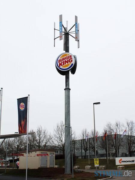 Dieses Foto entstand vor der Sturmnacht. Das Windrad war zu diesem Zeitpunkt noch funktionst&uuml;chtig.