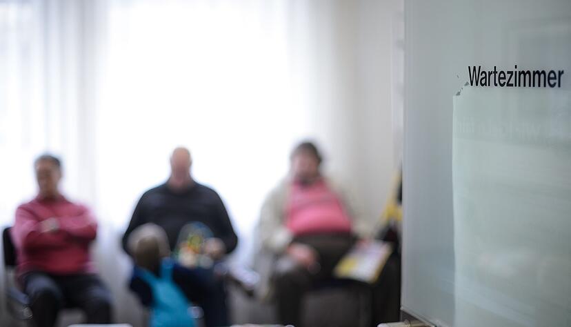 Warten gehört für viele Kassenpatienten bei Praxen dazu. (Archivbild) Warten gehört für viele Kassenpatienten bei Praxen dazu. (Archivbild)