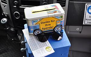 Diskrete Aufforderung: Die Fahrten sind gratis, Spenden erwünscht.
