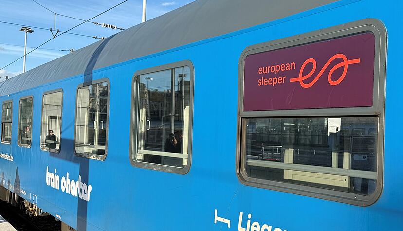 Der neue Nachtzug wird von dem niederländisch-belgischen Unternehmen European Sleeper eingesetzt. Der neue Nachtzug wird von dem niederländisch-belgischen Unternehmen European Sleeper eingesetzt.