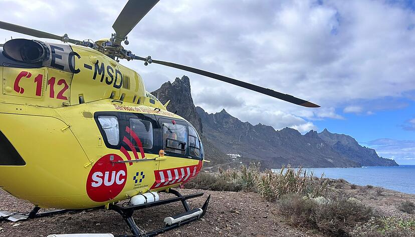 Der staatliche spanische Wetterdienst Aemet warnt regelmäßig vor dem Risiko besonders hoher Wellen an den Nord- und Westküsten der Kanarischen Inseln. Immer wieder kommt es auf den Inseln im Atlantik durch die ungebremst auf Land treffenden Wellen zu Toten und Verletzten.