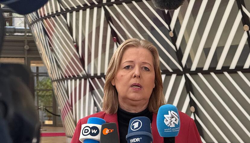 &laquo;Wir werden sie hier aufnehmen, wie wir alle anderen auch aufgenommen haben&raquo;, sagt Arbeitsministerin B&auml;rbel Bas &uuml;ber junge M&auml;nner aus der Ukraine.