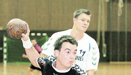 Jerome Schmelcher kommt hier frei zum Wurf. Der Weinsberger hatte lange Zeit eine schlechte Chancenausbeute. (Foto: Andreas Veigel)