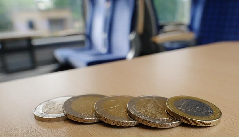 Rund 45.000 HNV-Abonnenten hätten in dem Vierteljahr bis zu 180 Euro gespart, weil ihnen nur neuen Euro statt der üblichen Rate abgebucht wurden.
