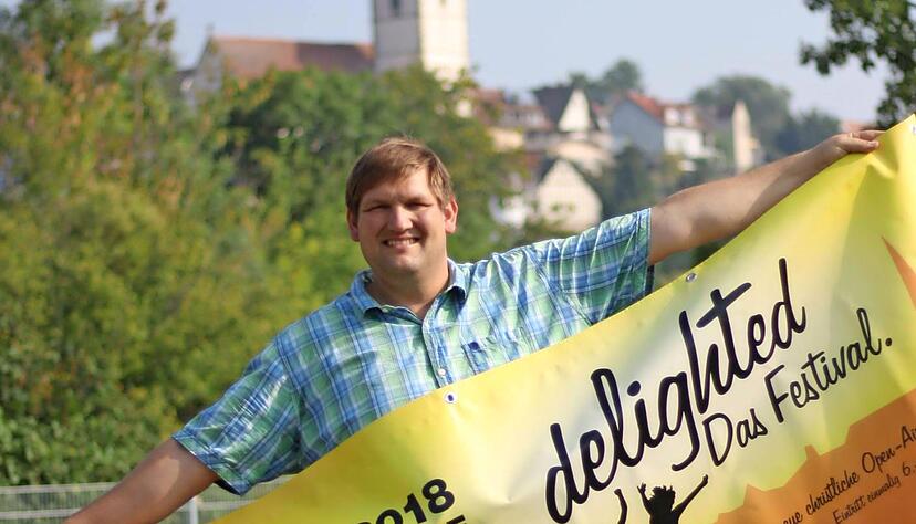 Matthias Straupe zeigt, wo das Festival stattfindet.
Foto: Christine Faget Matthias Straupe zeigt, wo das Festival stattfindet.
Foto: Christine Faget