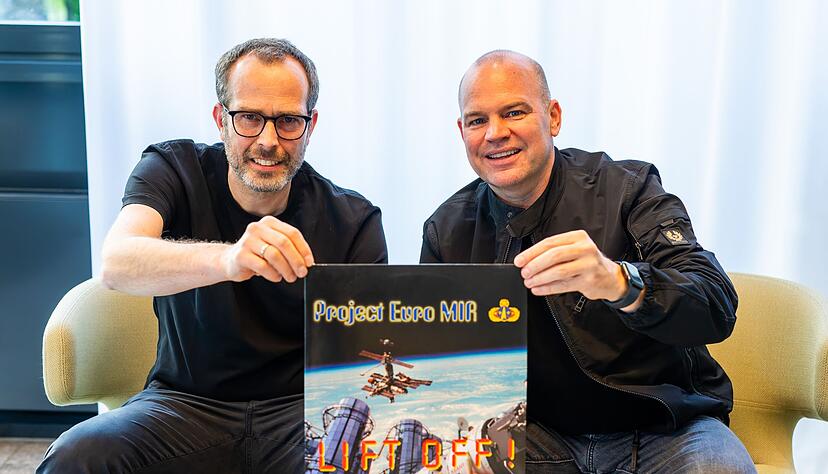 Benjamin Klug (l) und Christian Steiger (r) haben vor rund 30 Jahren den Achterbahn-Soundtrack geschrieben.