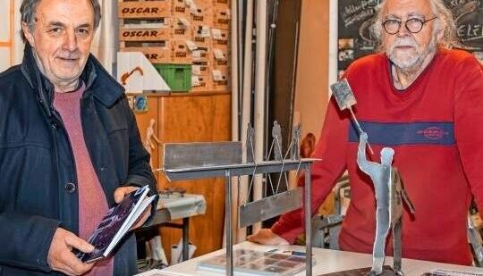 Karl May (links) und Detlef Bräuer vom Künstlerkollektiv BMP. Karl May (links) und Detlef Bräuer vom Künstlerkollektiv BMP.