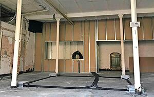 In den ehemaligen Feuerwehr- und Posträumen im Rathaus sollen verschiedene Vereine heimisch werden. Auch Gemeinderatssitzungen und Trauungen sind hier künftig barrierefrei möglich. Die Bauarbeiten dauern voraussichtlich bis Juli. In den ehemaligen Feuerwehr- und Posträumen im Rathaus sollen verschiedene Vereine heimisch werden. Auch Gemeinderatssitzungen und Trauungen sind hier künftig barrierefrei möglich. Die Bauarbeiten dauern voraussichtlich bis Juli.