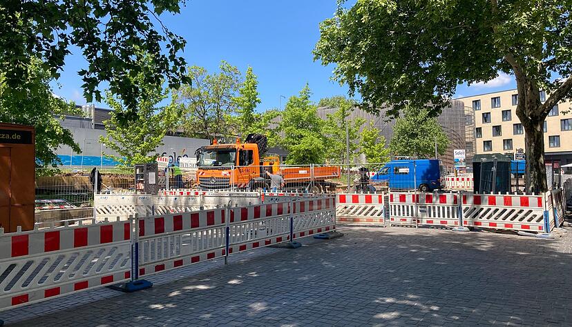 Vor dem Soleo und dem Bollwerksturm ist seit Fr&uuml;hjahr 2025 Baustelle &ndash; mit Auswirkungen auf die Wasserspiele.