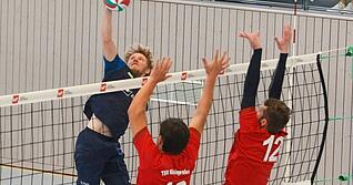 Gegen Kleiningersheim zeigten sich die Waldenburger mit Immanuel Schlimm (links) kämpferisch und gewannen zum ersten Mal in dieser Saison.
Foto: Schmerbeck