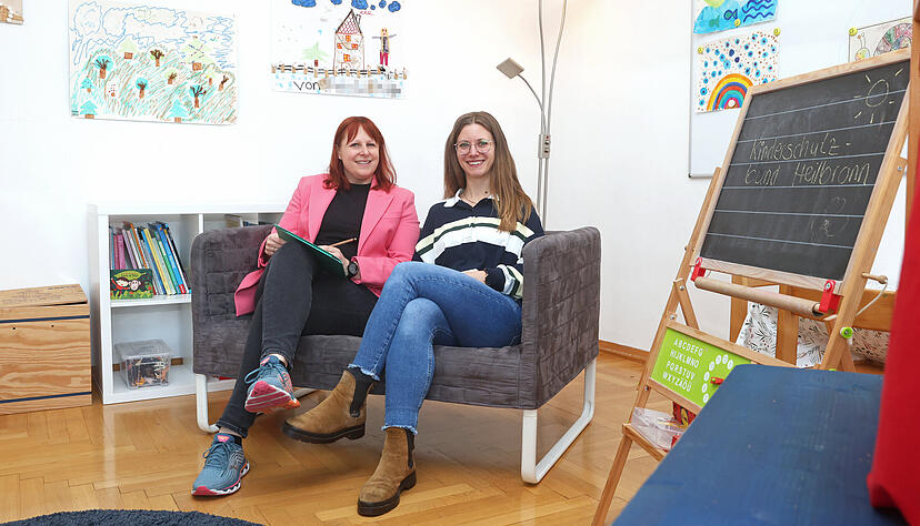 Tatjana Fink (links) und Ferra Freyer in den R&auml;umen des Kinderschutzbundes, in denen begleiteter Umgang stattfindet.