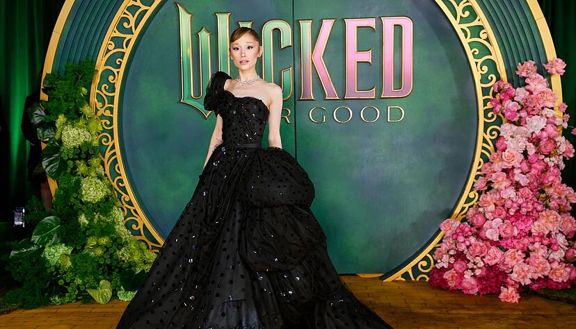 Bei der Premiere in Singapur erlebt Ariana Grande einen Schreckmoment.(Archivbild)