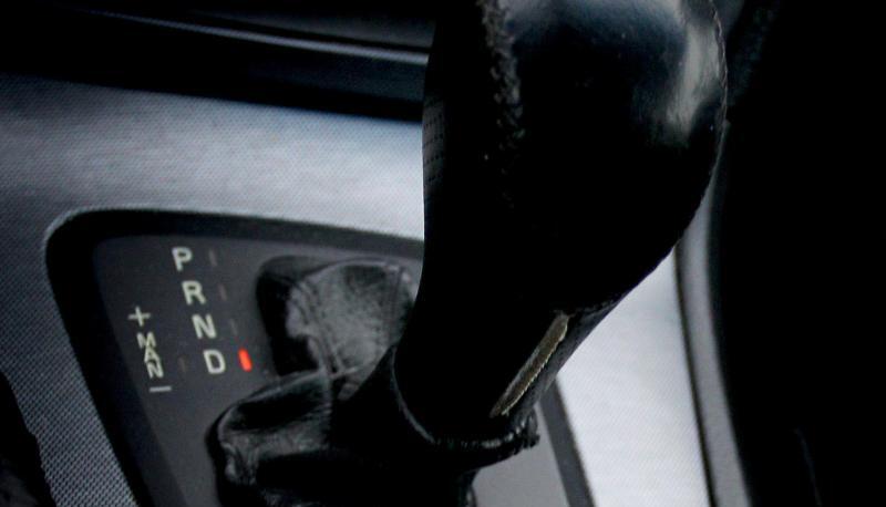 Schalten lassen: Wer es beim Autofahren gern komfortabel hat, setzt meist auf eine Automatik - doch mittlerweile beherrschen die Systeme durchaus auch sehr sportliche Gangarten.