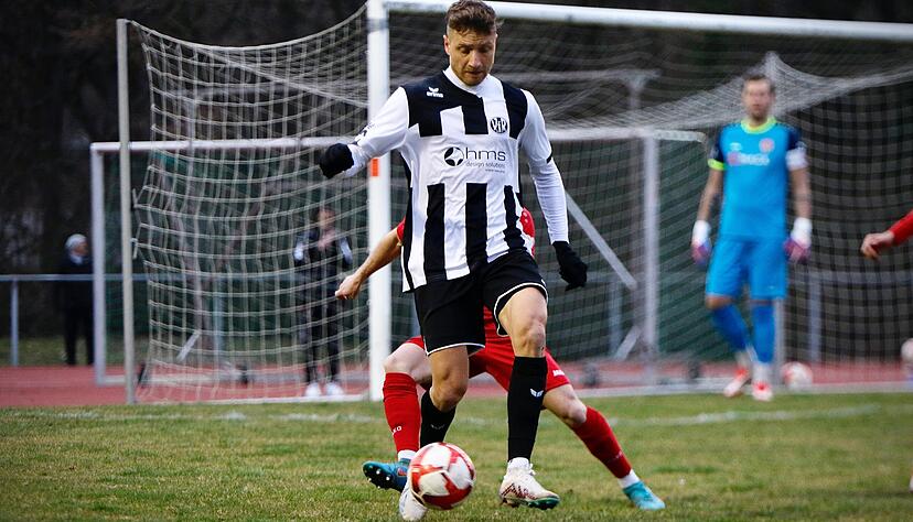 Julian Schiffmann hat im Derby nicht nur den einzigen Treffer des VfR Heilbronn mittels Strafstoß erzielt, sondern auch drei gute Torchancen gehabt. Julian Schiffmann hat im Derby nicht nur den einzigen Treffer des VfR Heilbronn mittels Strafstoß erzielt, sondern auch drei gute Torchancen gehabt.