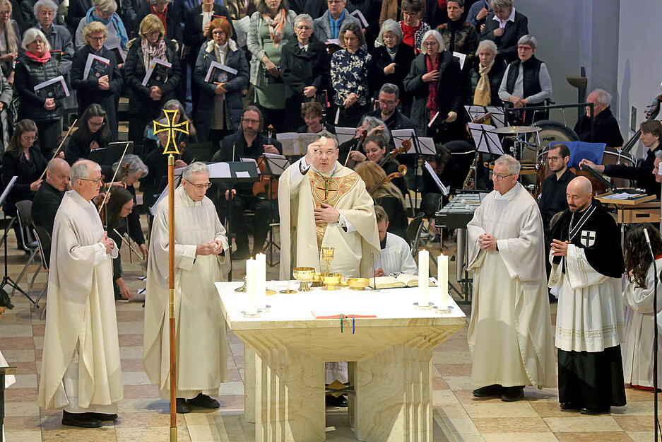 Die Deutschordensgemeinde feiert 2025 ihr Festjahr "800 Jahre Deutscher Orden in Heilbronn". Dieses hat sie mit einem feierlichen Gottesdienst am Sonntag, den 9. Februar im Deutschordensmünster St. Peter und Paul zelebriert.